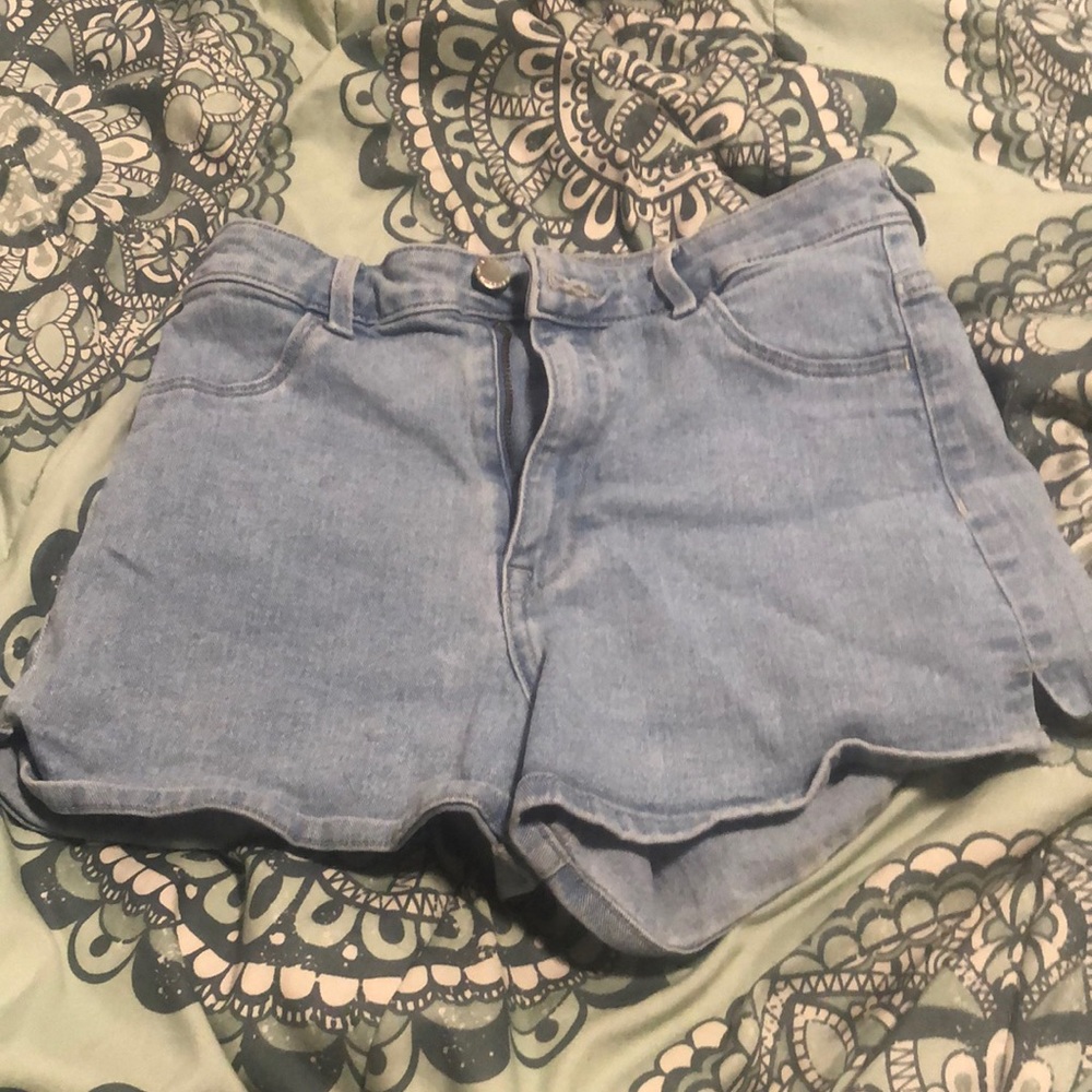 Size 2. H&M stretched shorts
